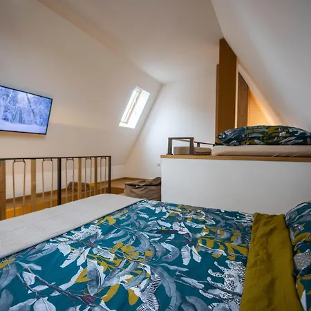 Razvigora - Divcinova Apartament *