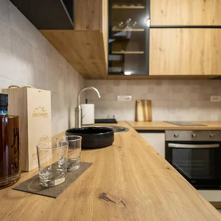 Apartament Razvigora - Divcinova *