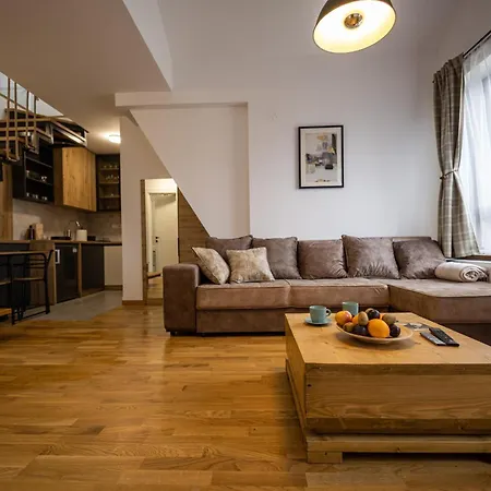 Razvigora - Divcinova Apartament