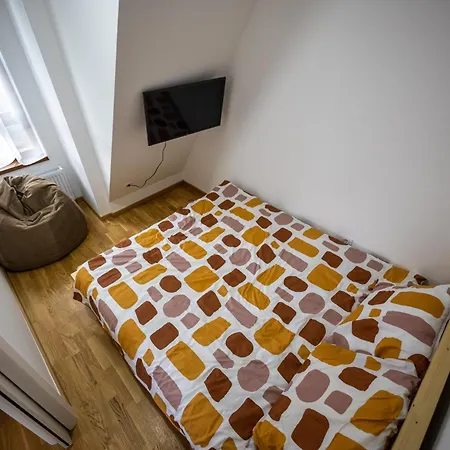 Razvigora - Divcinova Apartament *