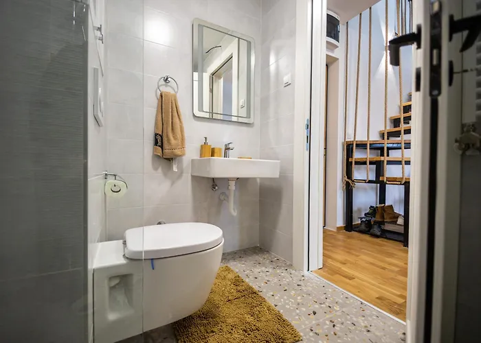 Razvigora - Divcinova Lejlighed *